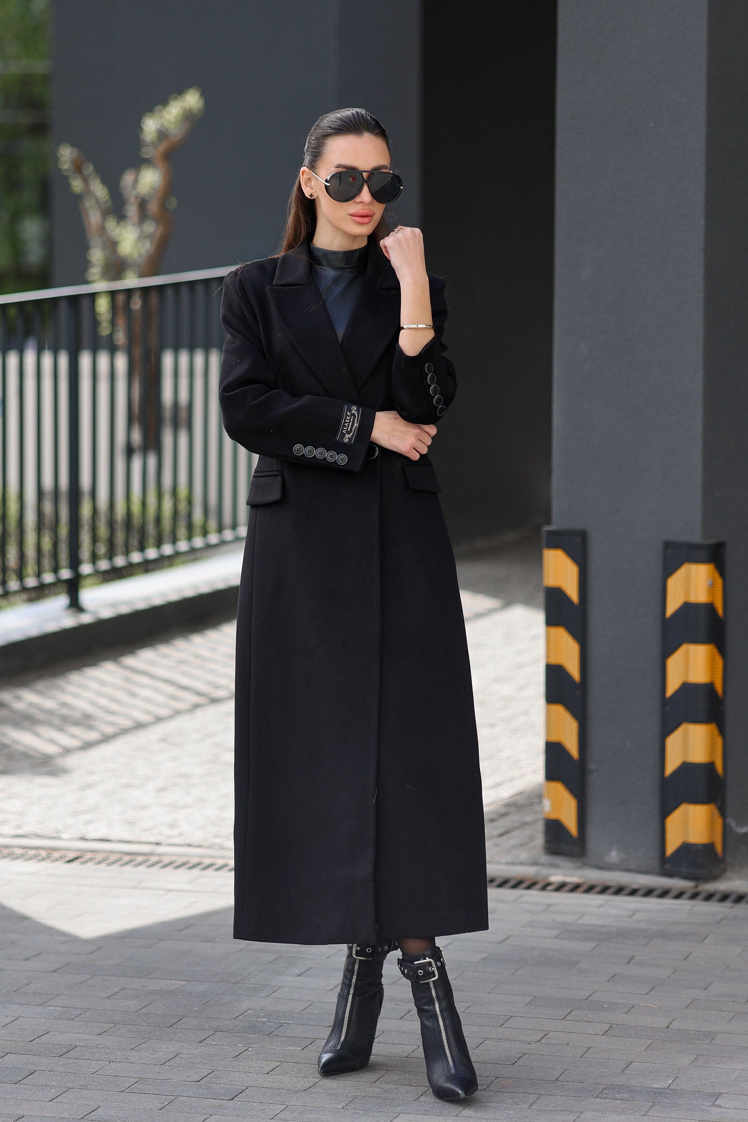 Constance Classic Wool Cashmere Blend Overcoat in Black