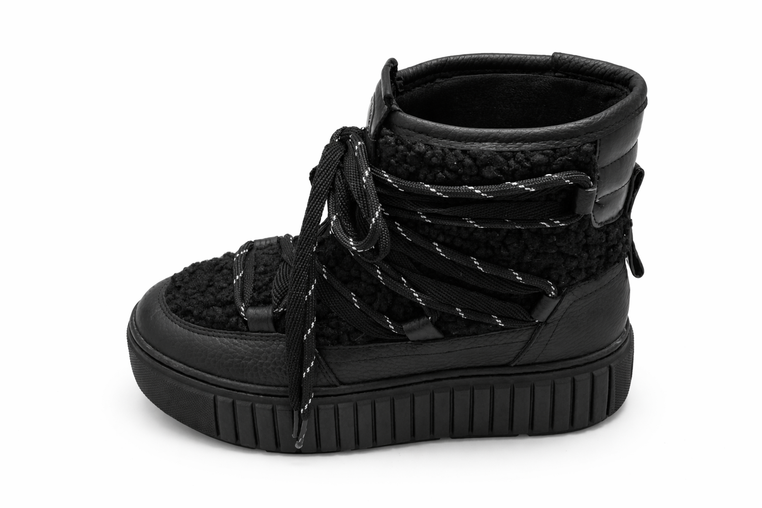 Noir Urban Shearling Boot