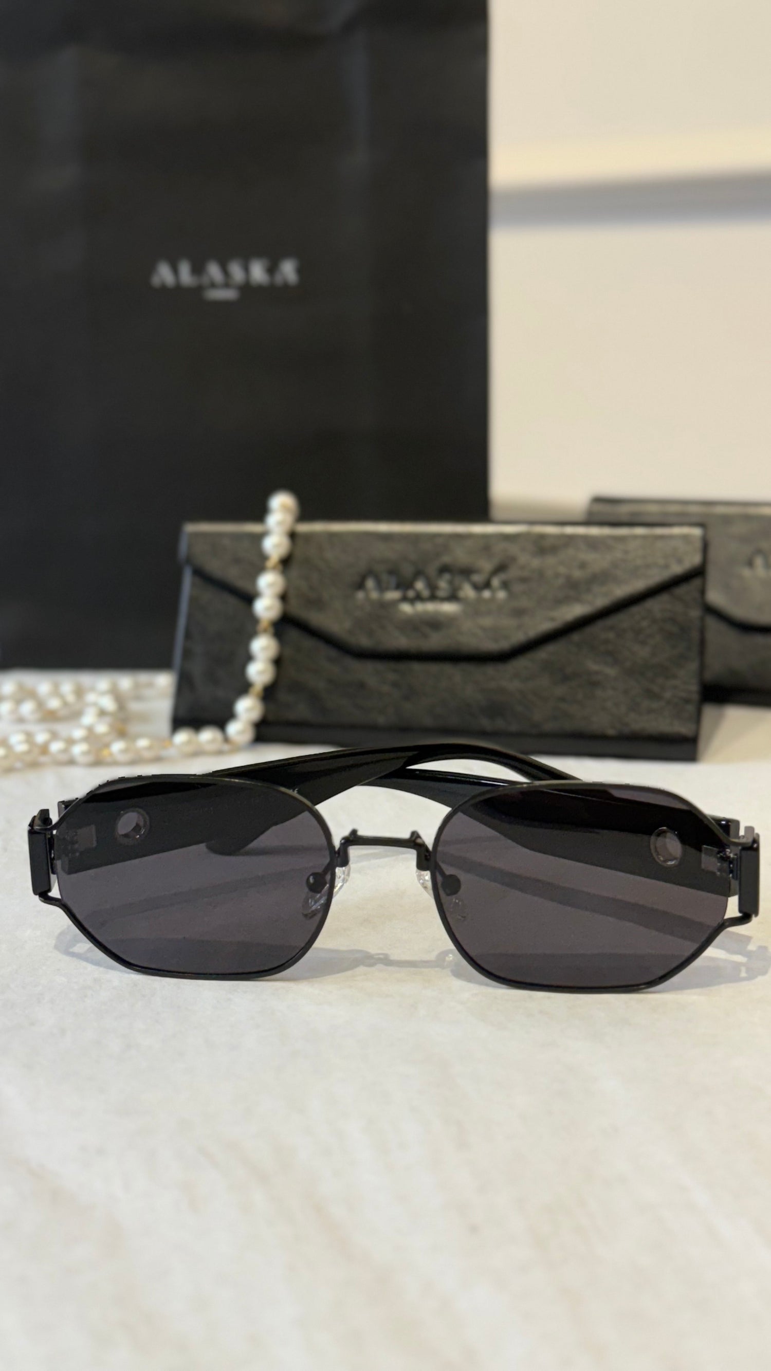 Chester Sunglasses Black